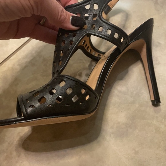 NEW Bettye Muller GENUINE leather open tie sandles.Black size 7M cut out design - Picture 5 of 9